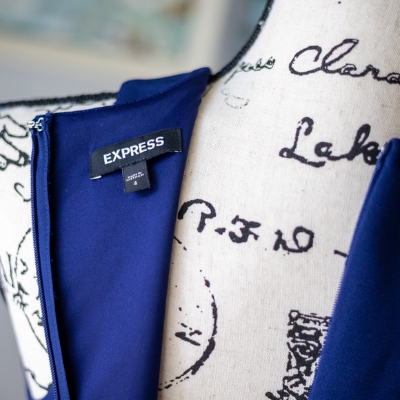 EXPRESS V-NECK SLEEVELESS DRESS 4 - Picture 6 of 8